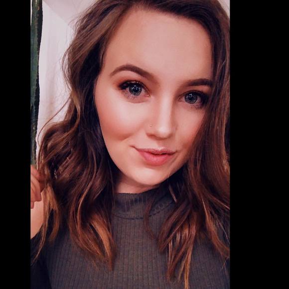 Meet your Posher, Lindsey - Picture 1 of 1